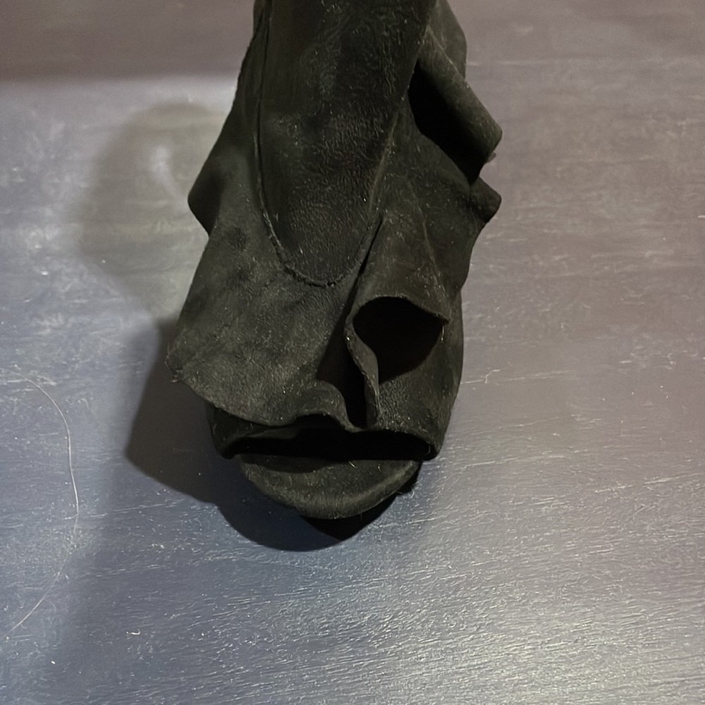 Open tie Ruffled Ankle Booties - Picture 4 of 4